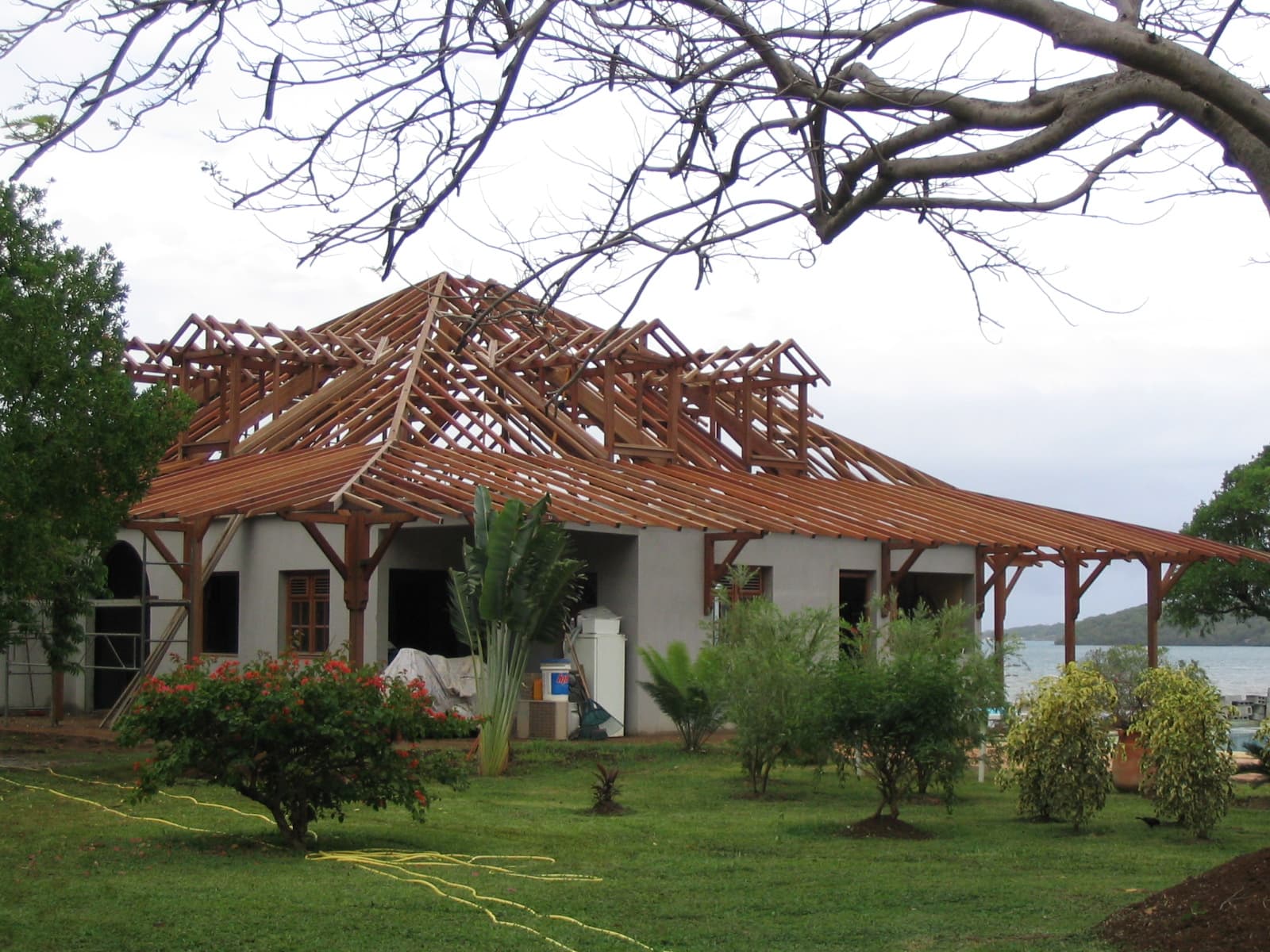 Charpente traditionnelle et industrielle - visuel 1